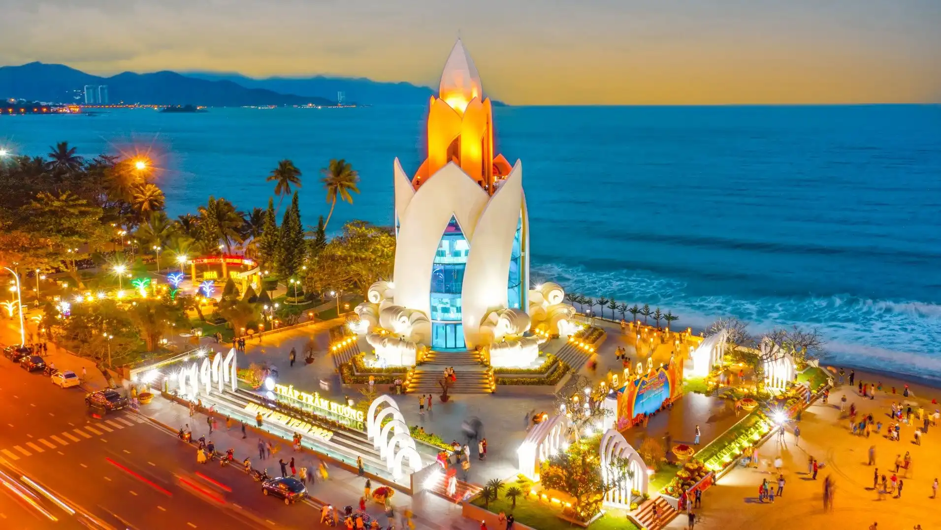 banner nha trang tháp trầm hương